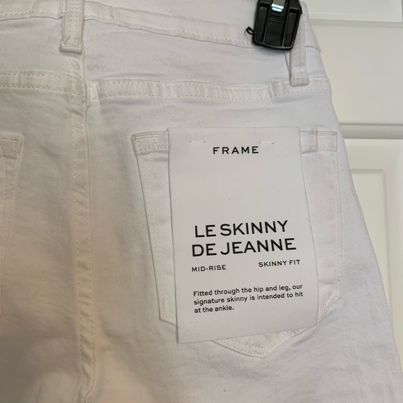 NWT Frame Le Skinny De Jeanne Raw Stagger hem in Blanc - Picture 2 of 6